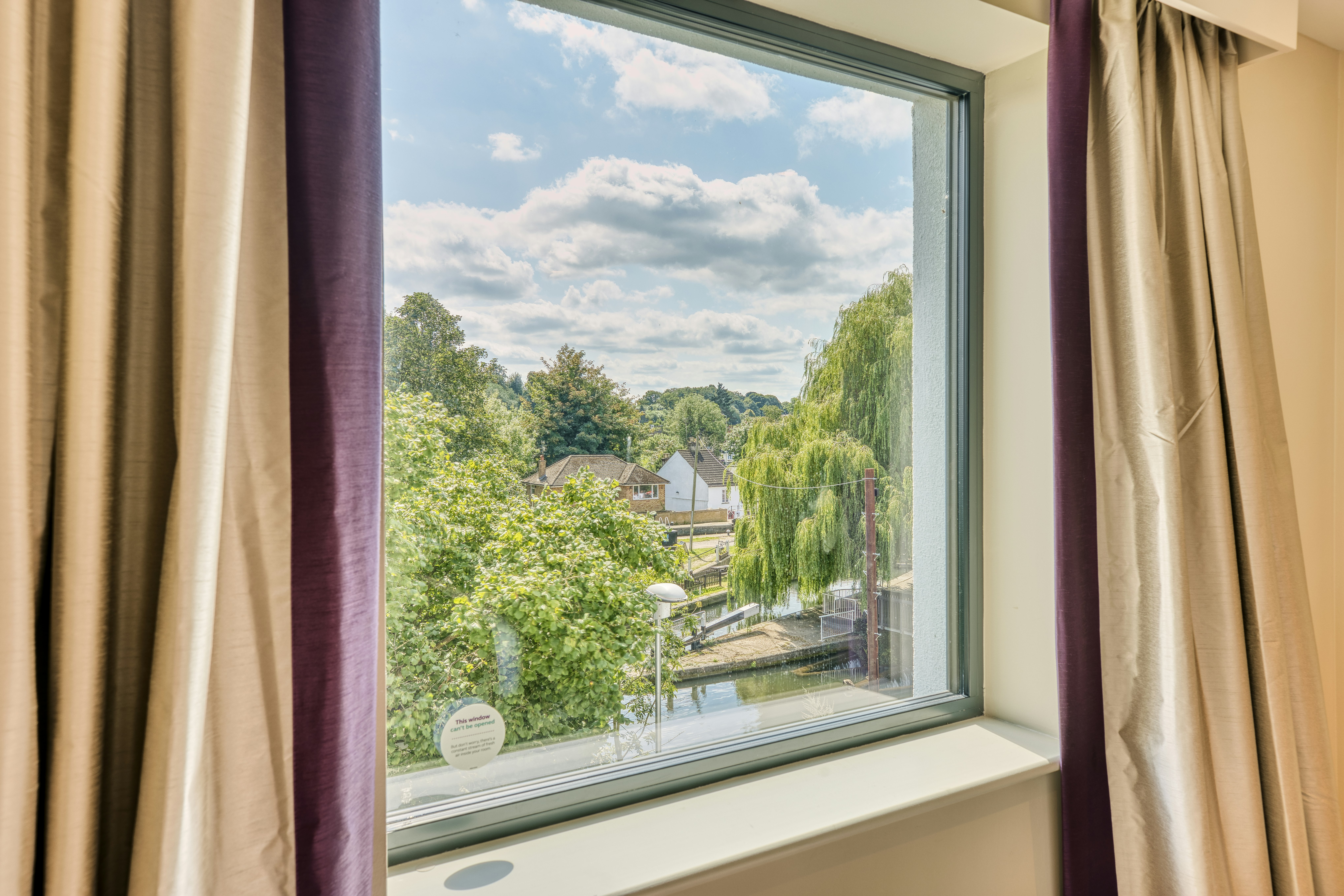 Premier Inn Rickmansworth 18/33