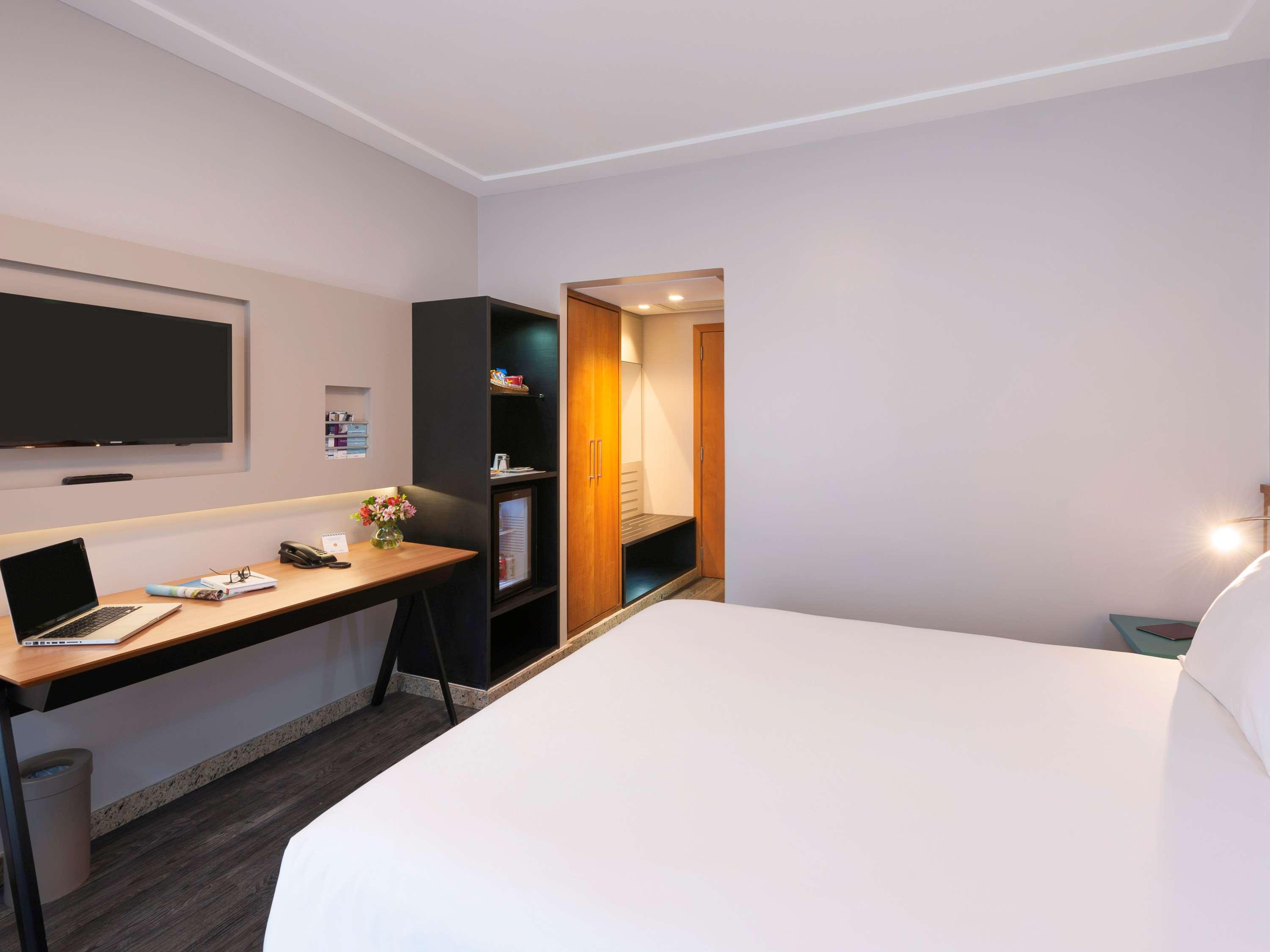 EXECUTIVE, APARTMENT, QUEEN BED, HIGH FLOOR