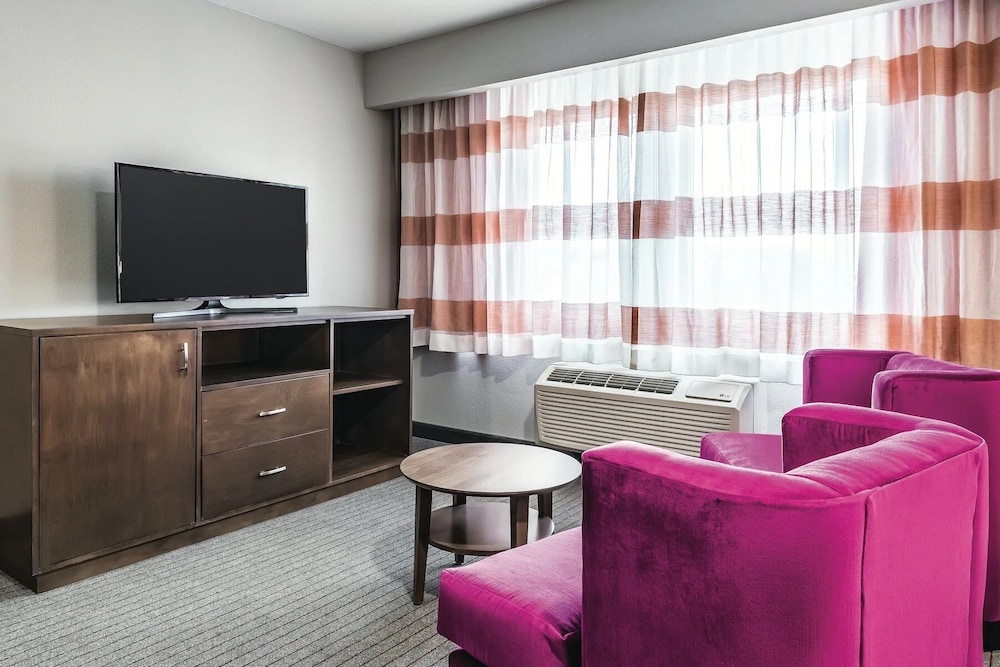 La Quinta Inn And Suites By Wyndham Seattle Federal Way 36/49