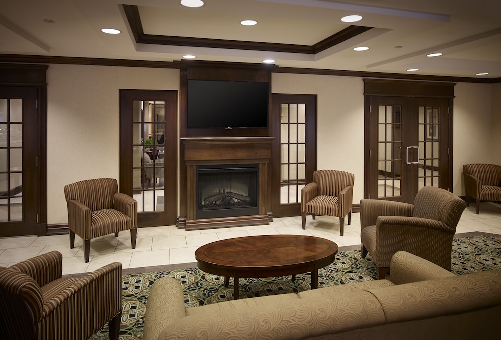 Holiday Inn Express Suites 38/66