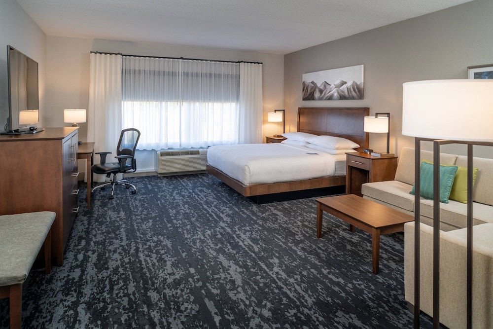 Room at Delta Hotels By Marriott Huntington Mall, BARBOURSVILLE - WV