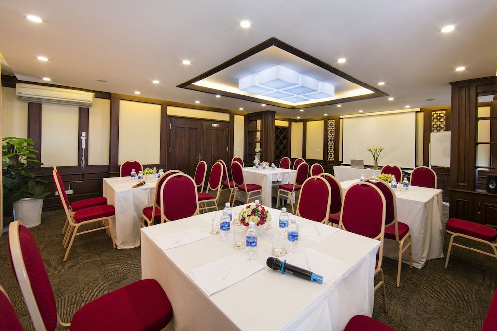 Hanoi Emotion Hotel 30/50