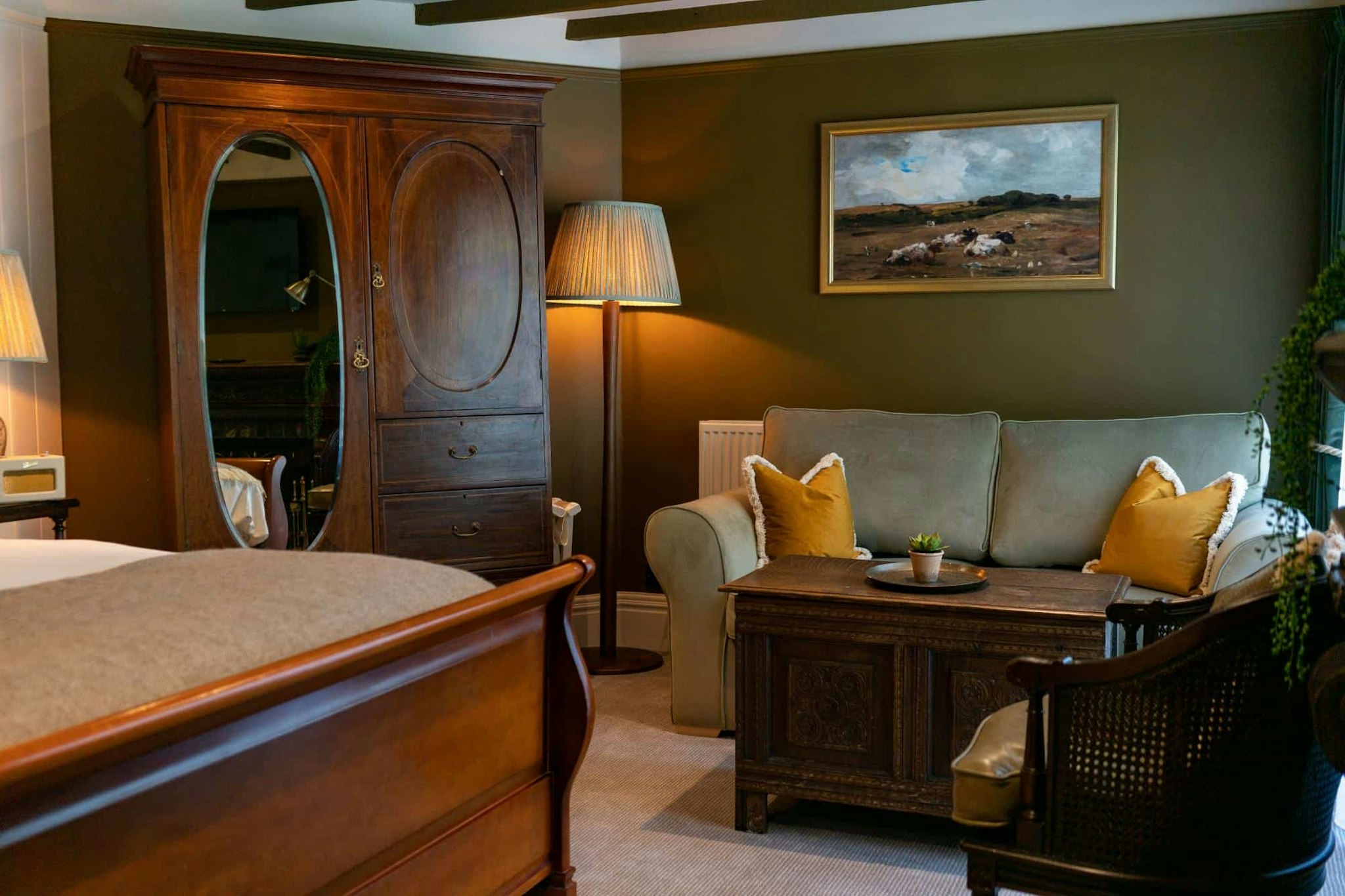 High Corner Inn 4/10