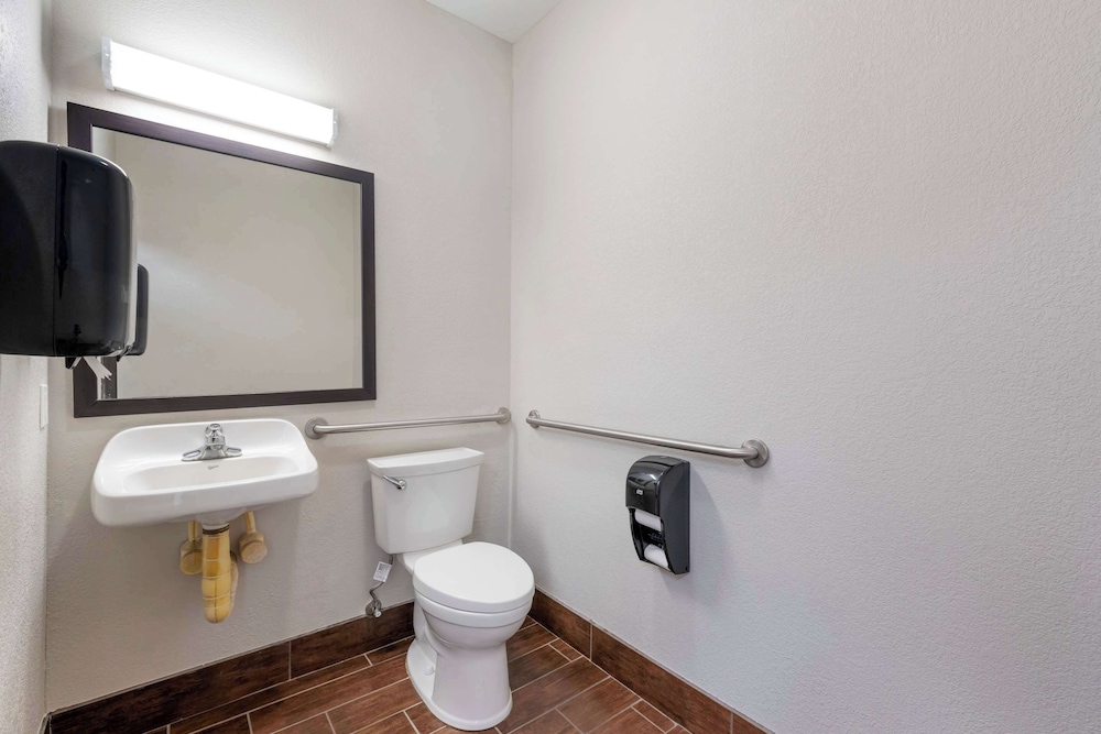 Sleep Inn & Suites Hays I-70 59/59