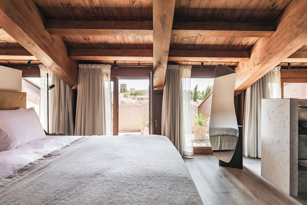 Roof Top, Suite, King Bed