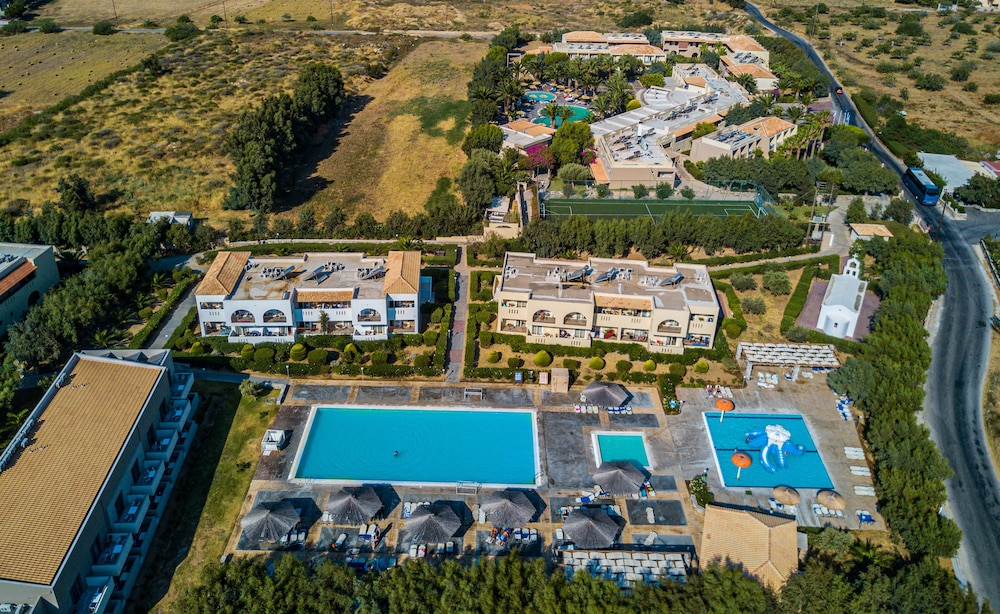 Akti Beach Club 35/50