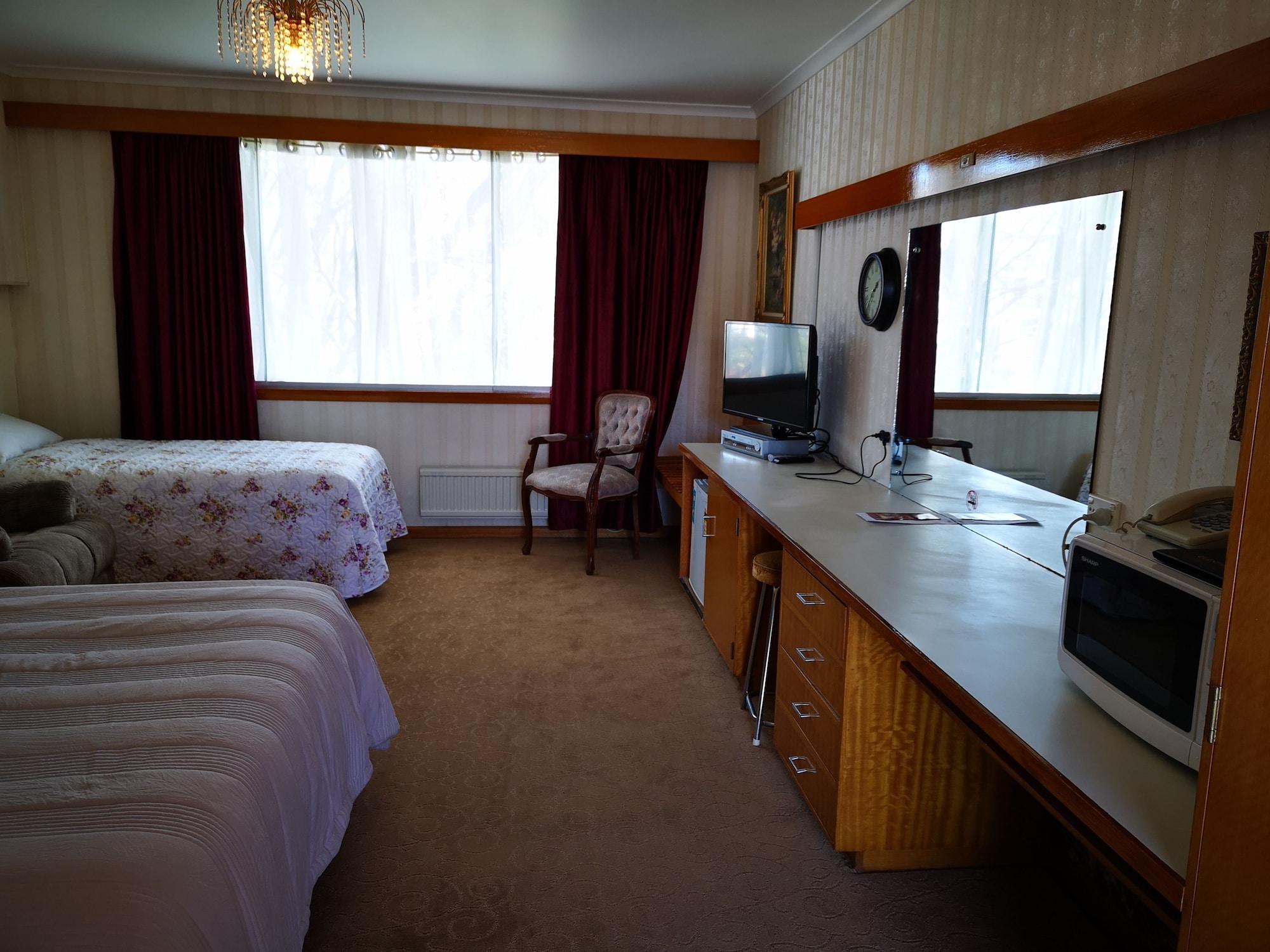 Standard, Queen Bed