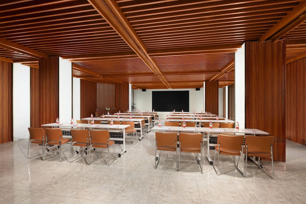 Ramada Encore by Wyndham Shantou Longhu 30/32