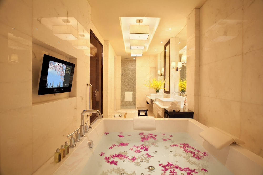 INTERCONTINENTAL WUXI 50/50
