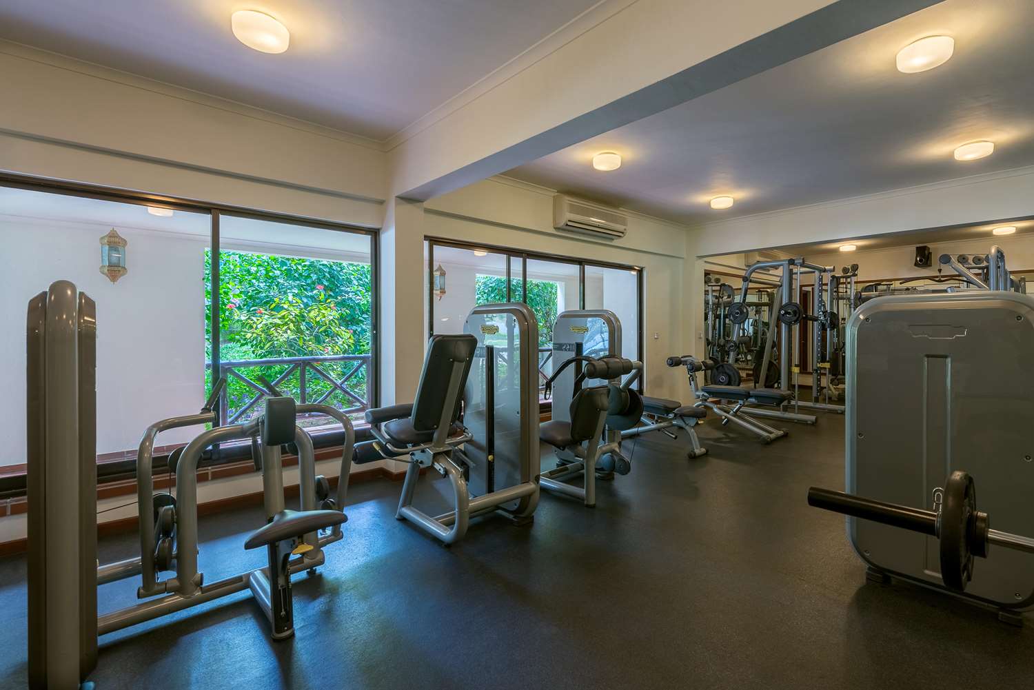 Sea Cliff Resort and Spa Hotel 42/80
