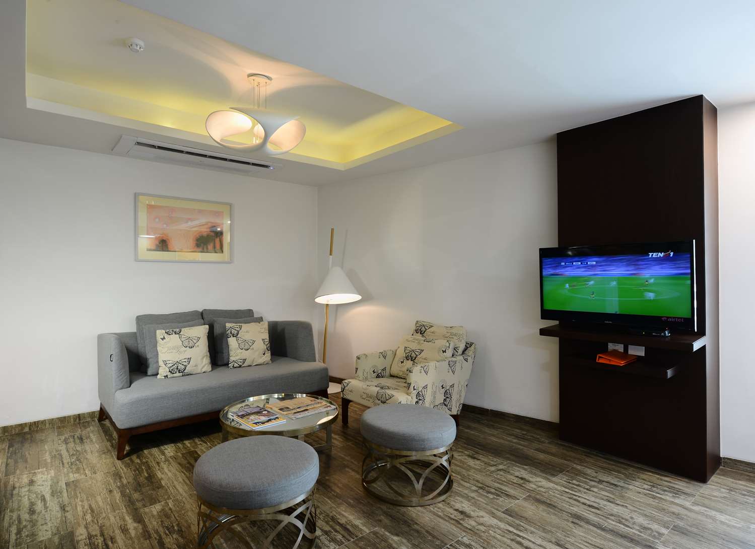 Howard Johnson by Wyndham Kolkata 61/66