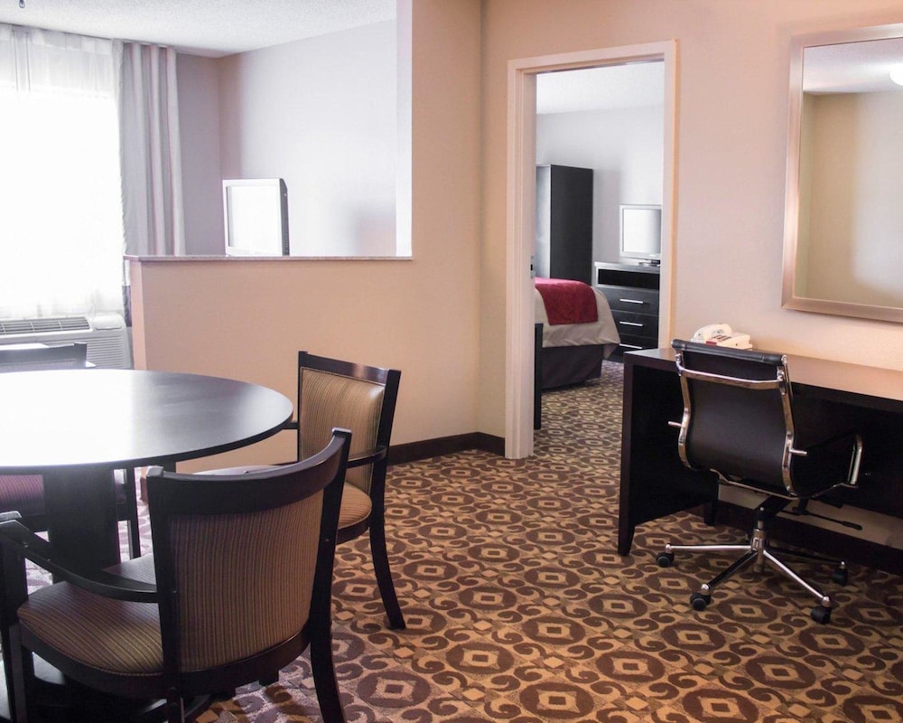 Comfort Inn & Suites Trussville I-59 Exit 141 41/45