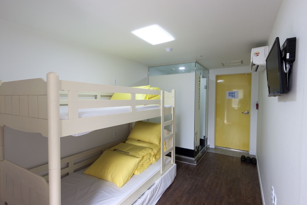 24 Guesthouse Myeongdong Town 15/55