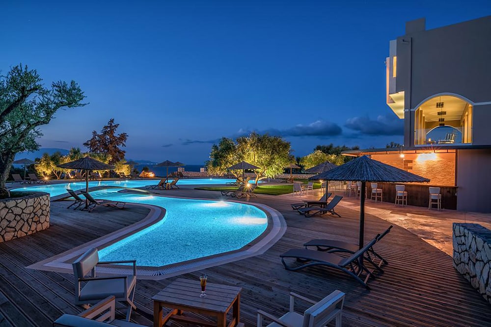 Elegance Luxury Executive Suites - Adults Only 31/58