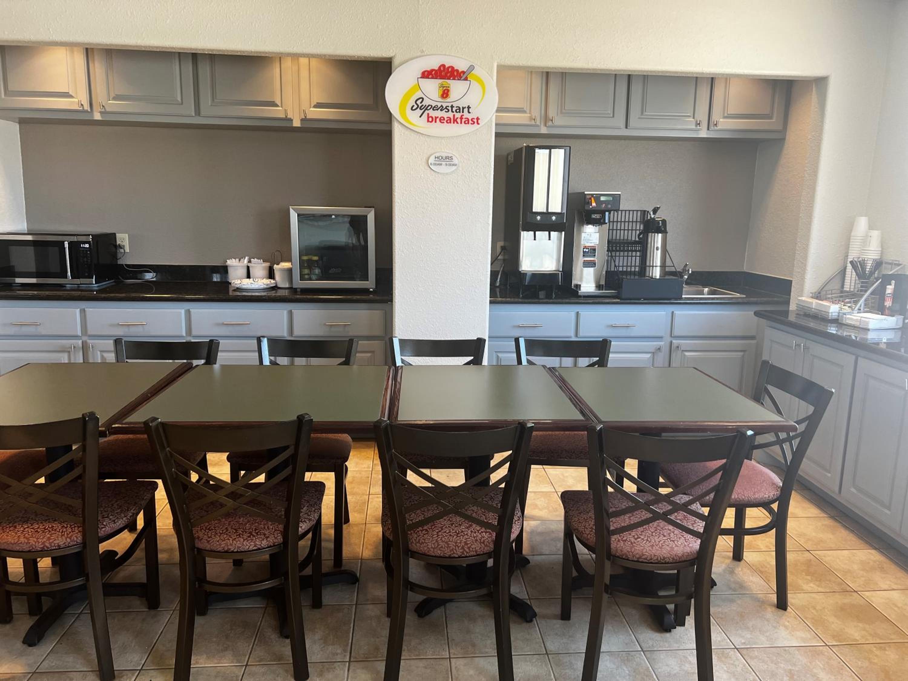Hotel Baytown/I-10 40/56