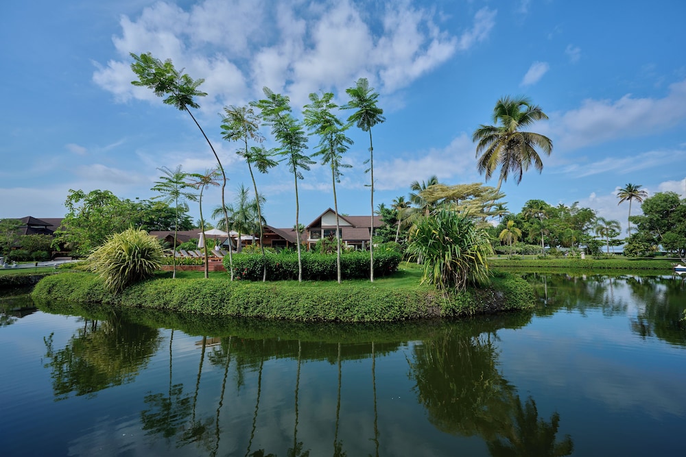 Gokulam Grand Resort and Spa Kumarakom 35/50