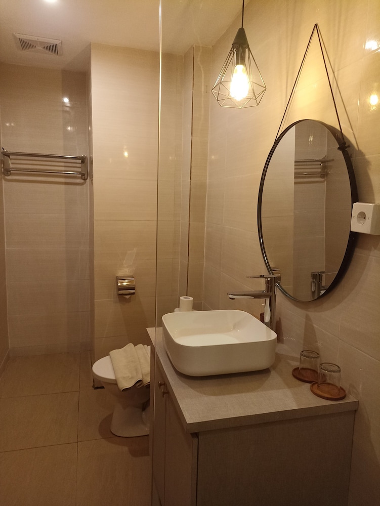 DELUXE, STUDIO, KING BED