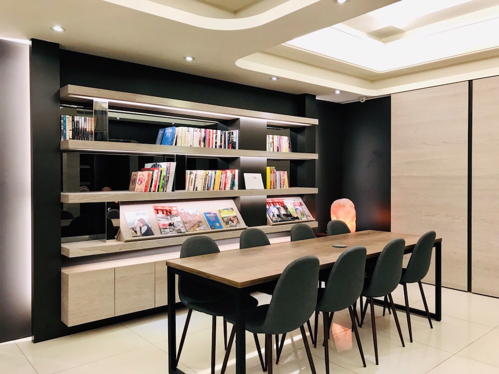 Hub Hotel Tucheng 48/59