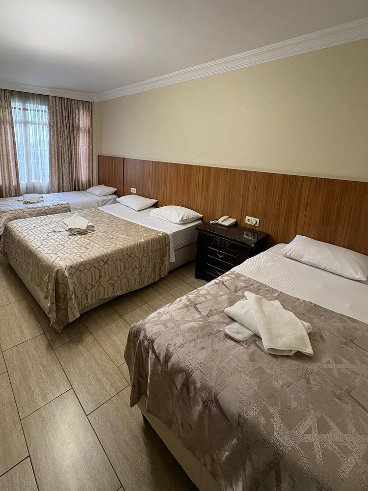 Room, Quadruple, Double and Twin Beds