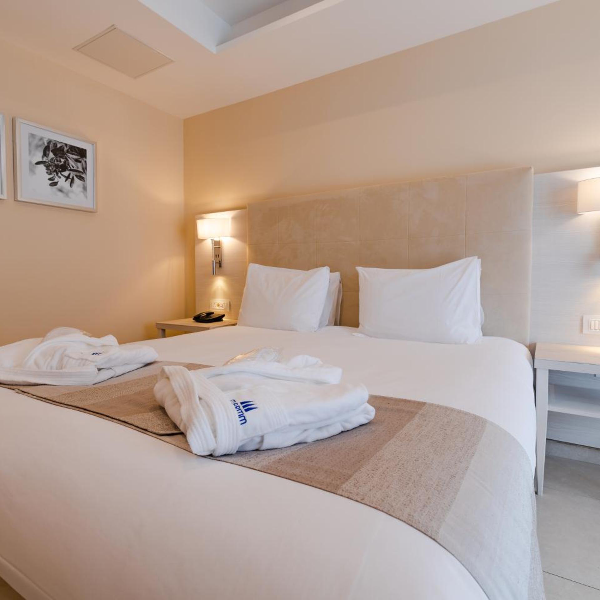 Deluxe, King Bed, Garden View
