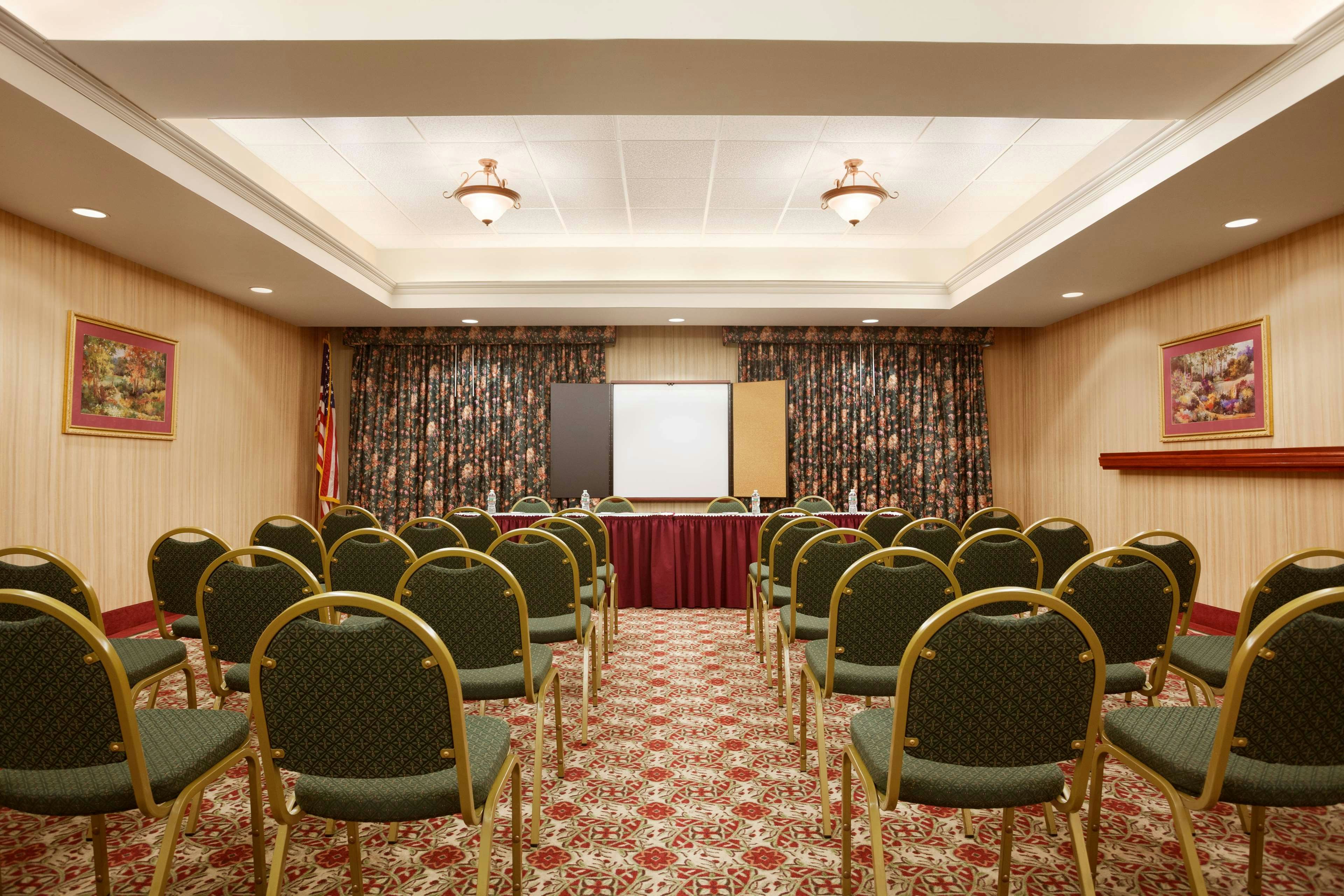 Hampton Inn Quakertown 67/75