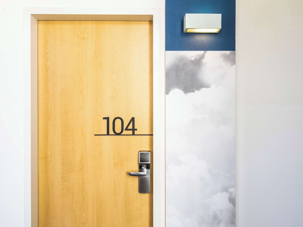 Ibis Karlsruhe Hauptbahnhof 23/48