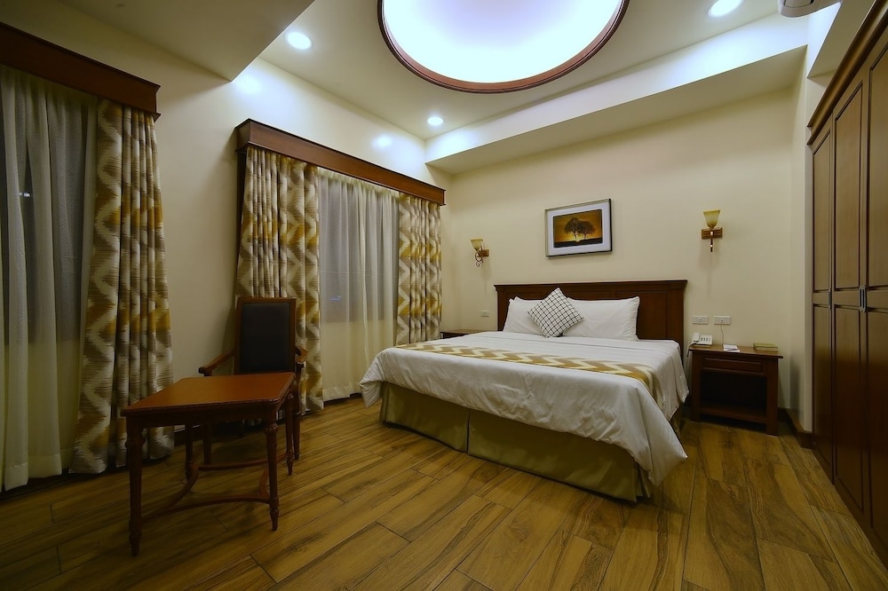 Paragon Hotel And Suites 21/50