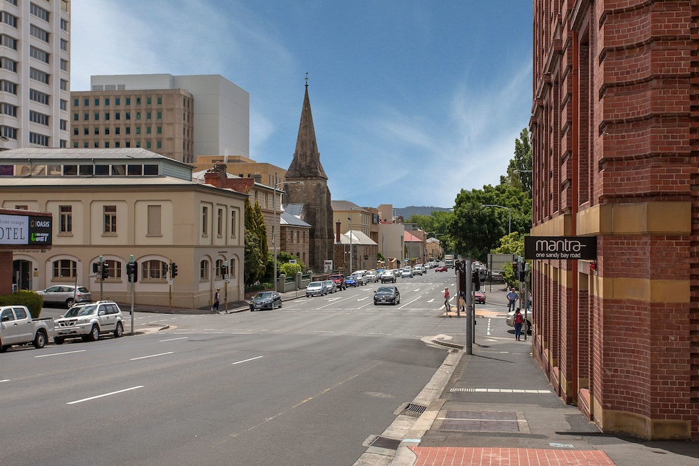 Mantra One Sandy Bay Road Hobart 57/64