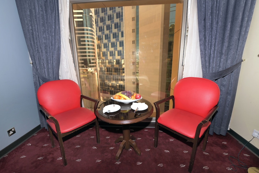 Carlton Tower Hotel 52/55