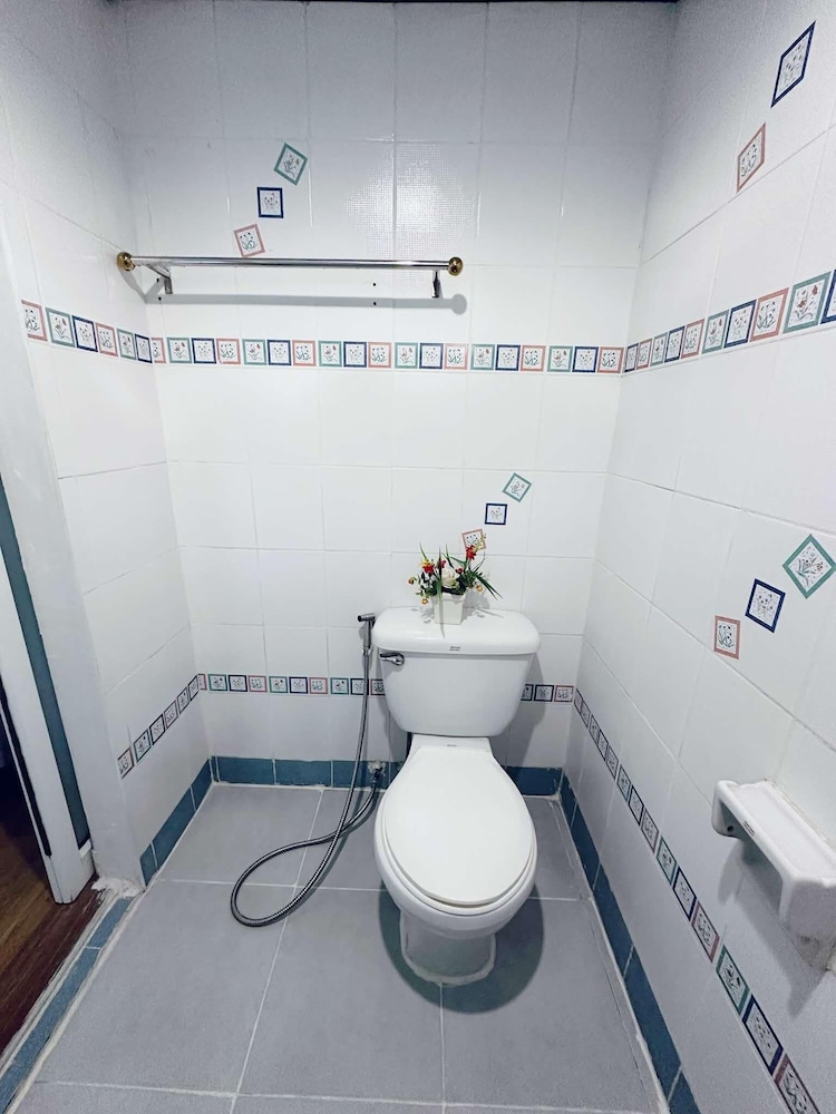TUB MANSION 65/66
