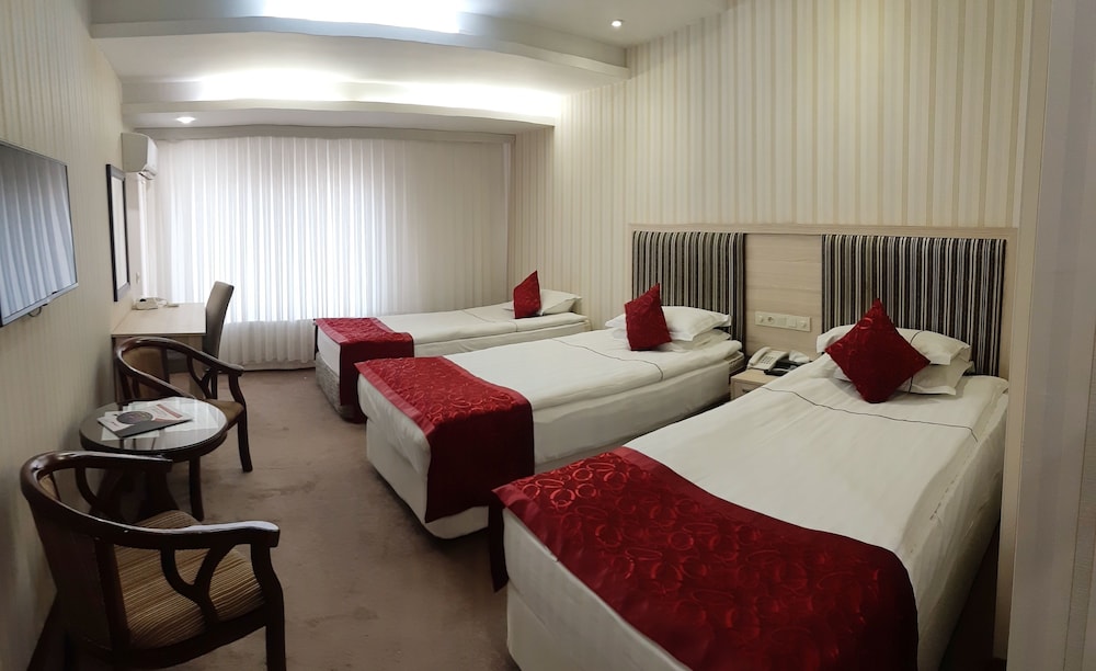 STANDARD, TRIPLE, 3 BEDS