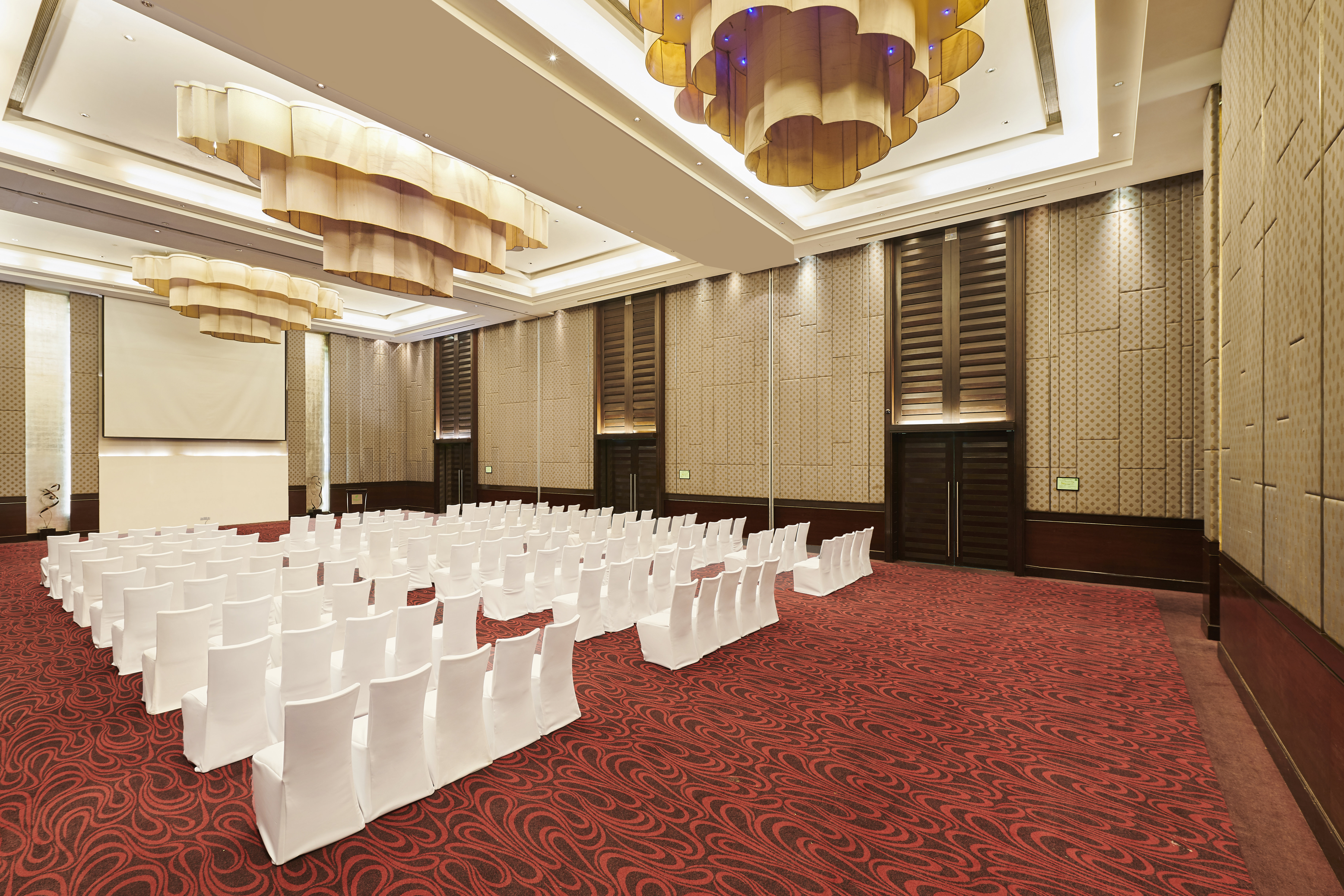 HOLIDAY INN MUMBAI INTERNATIONAL AIRPORT 66/72