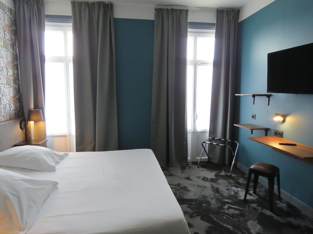 ROOM, SINGLE