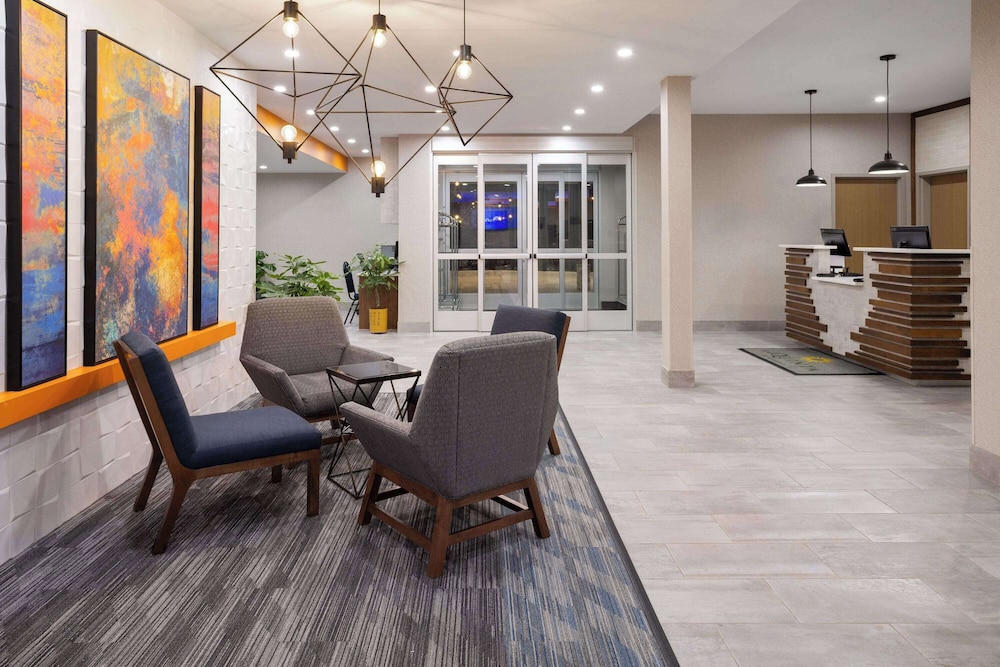 La Quinta Inn & Suites by Wyndham Williston Burlington 12/23