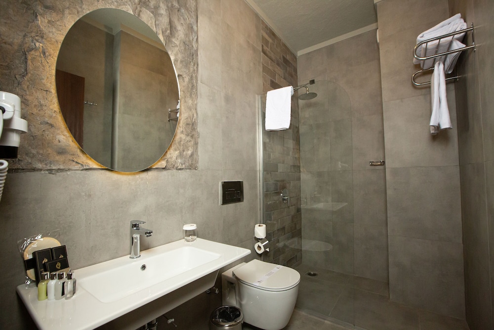 The Erzurum Hotel 48/50