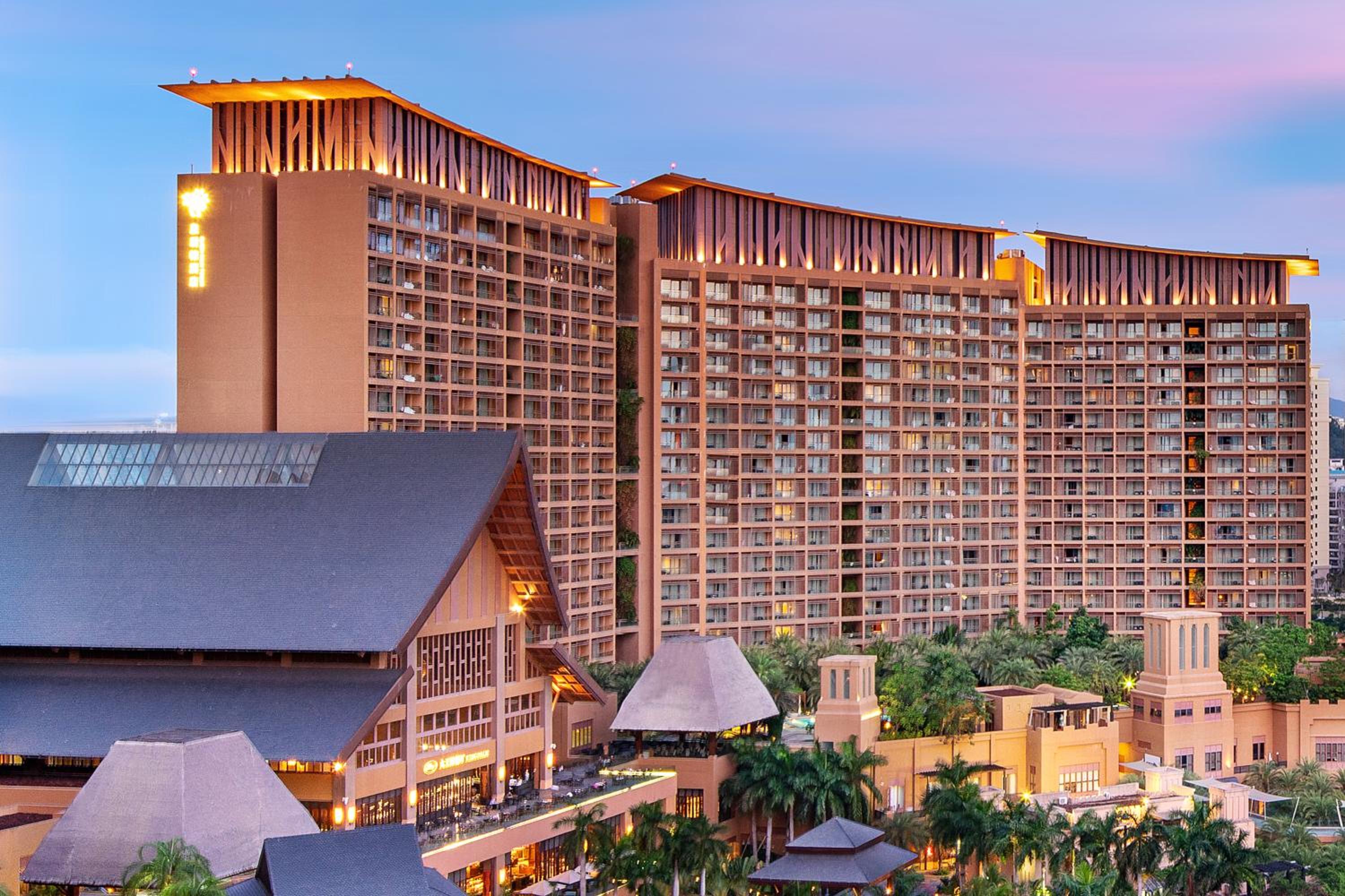 Mangrove Tree Resort World - Queen Palm