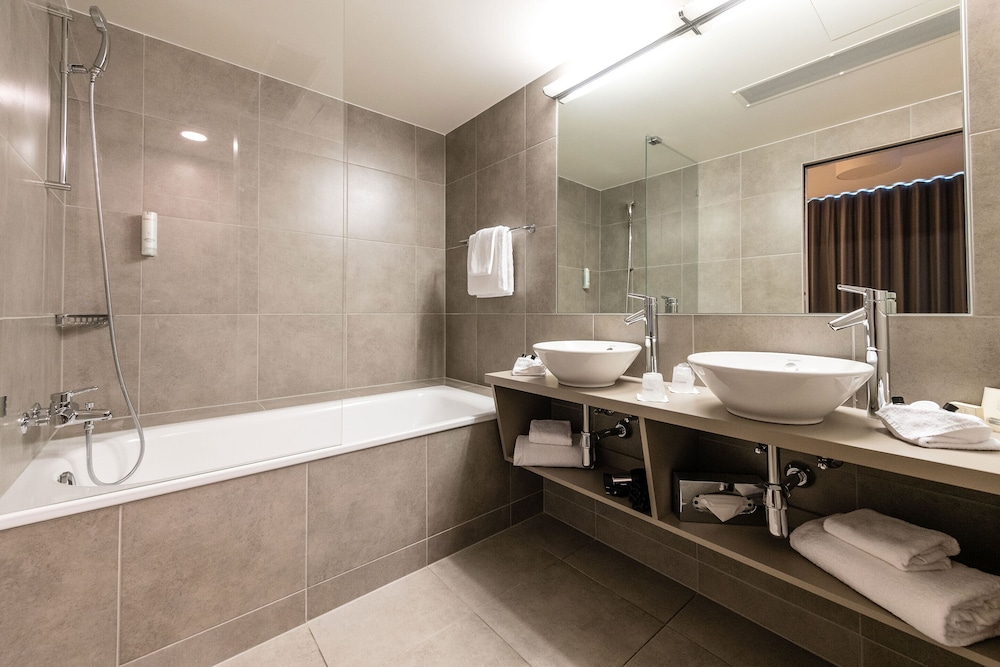 Lake Geneva Hotel 37/37