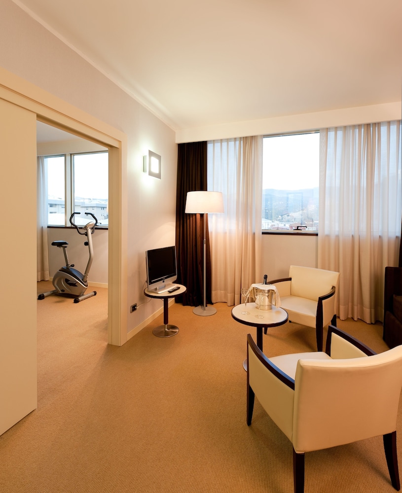 ITALIANA HOTELS COSENZA 24/45