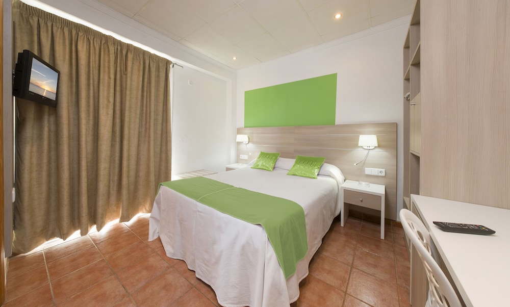 Hostal Adelino 10/22