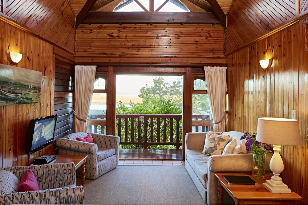 KNYSNA RIVER CLUB - KNYSNA 37/76