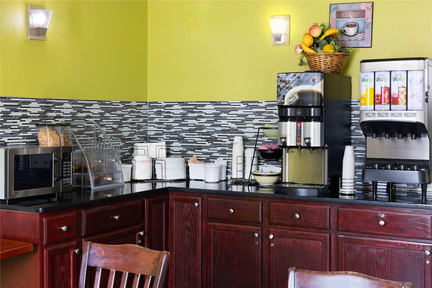 Super 8 by Wyndham South Boston VA 29/31