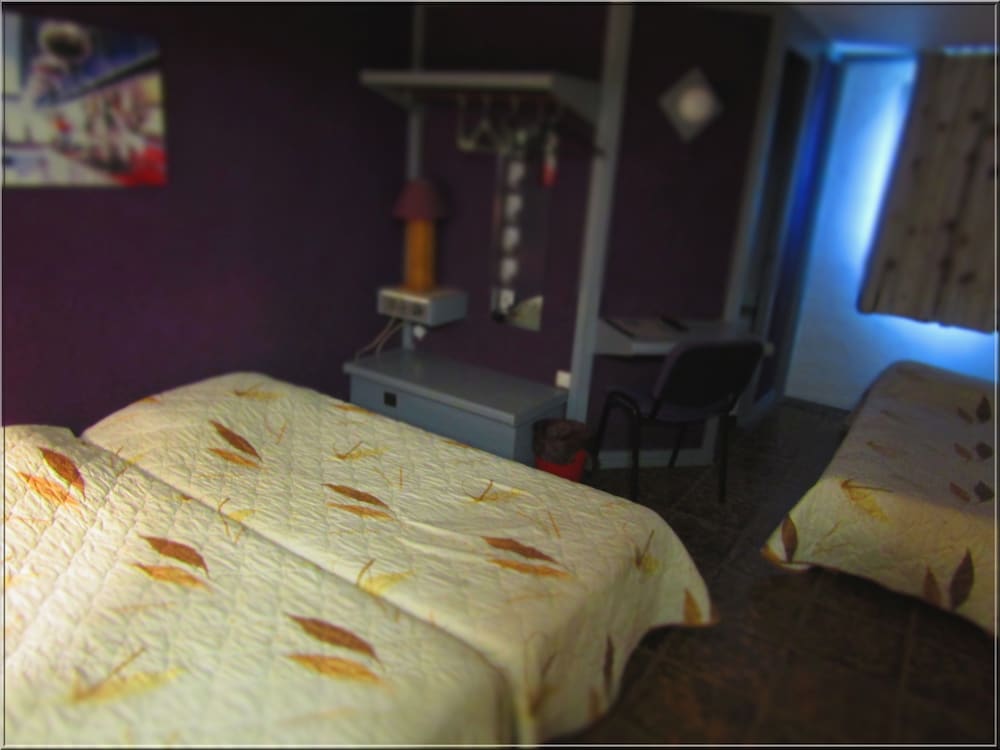 Aix Hotel 30/50
