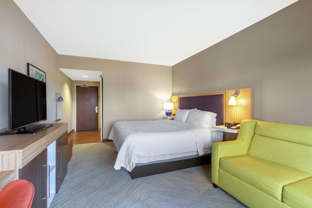 Hampton Inn & Suites Albany-Airport 8/36