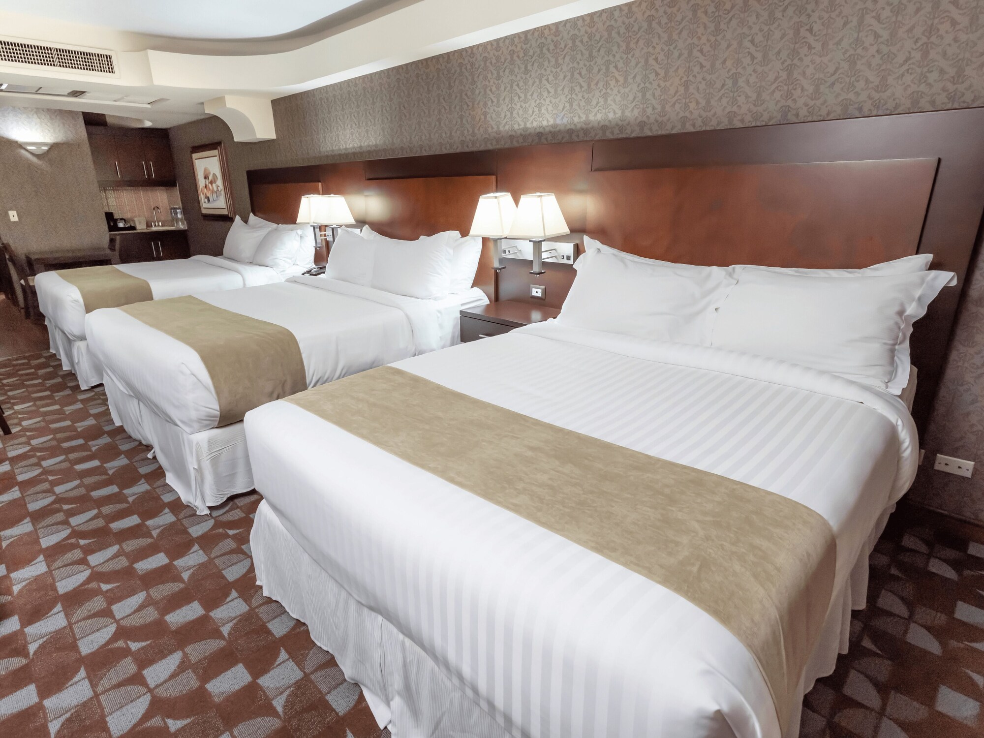 Standard, Triple, 3 Double Beds