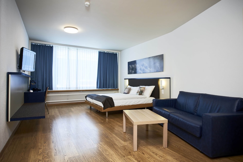 Bristol Hotel Zurich 36/50