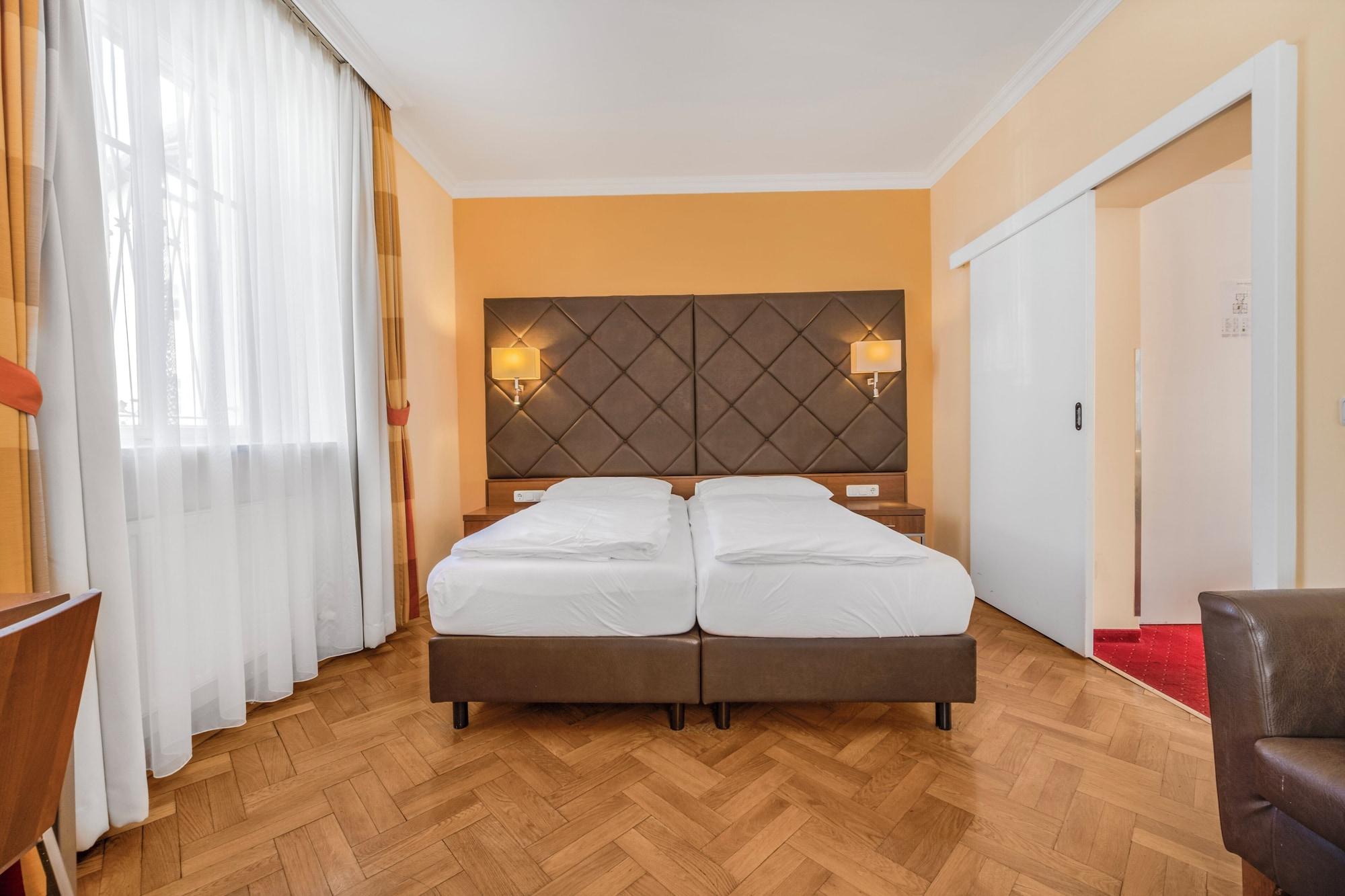 2 Bedrooms, Suite