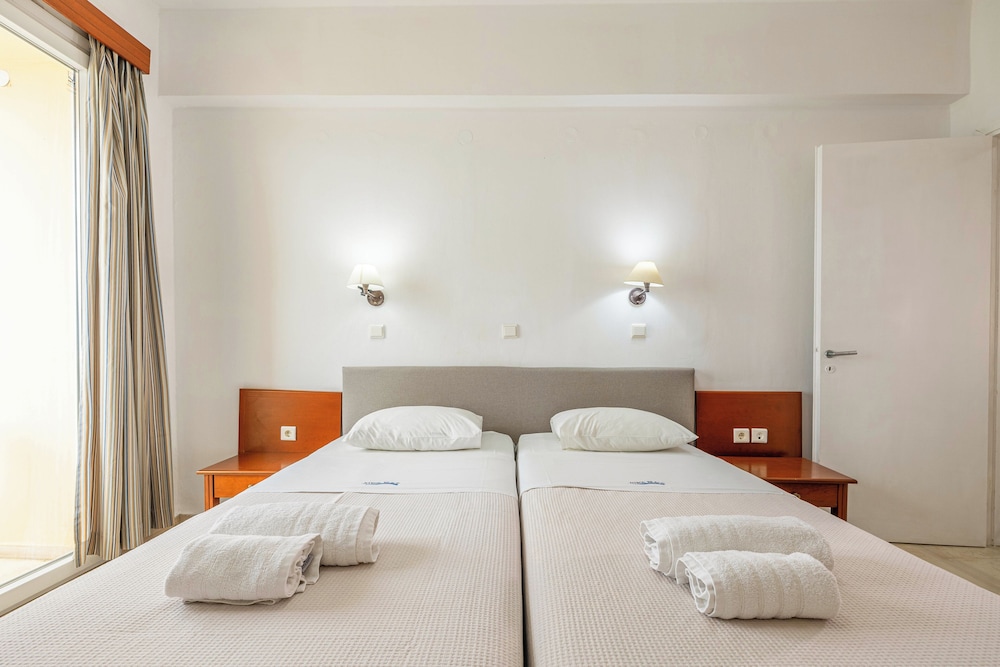 Niros Beach Apartments 18/58