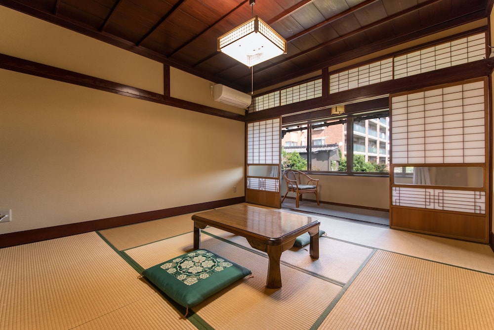 Kadokyu Ryokan 50/70