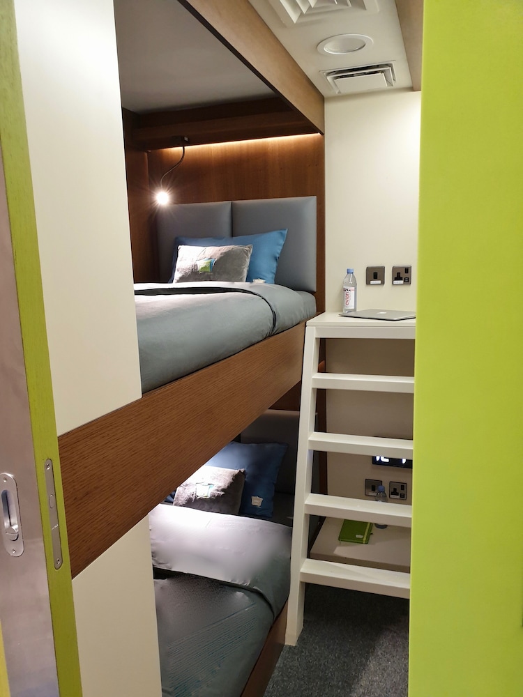 Sleep N Fly Sleep Lounge A Gates Terminal 3 Transit Only 47/50