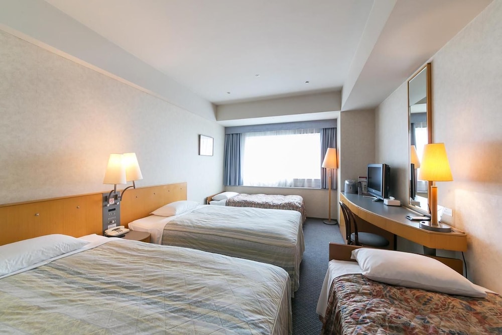 Yokohama Techno Tower Hotel Famiel 11/64